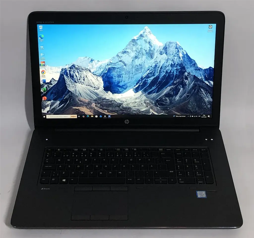 Ноутбук HP ZBook 17 G4 / 17.3" FullHD IPS / i7-7820HQ / 32GB / 500GB SSD / nVidia Quadro P3000, 6GB / Win10Pro / Backlight / сканер відбитка - Б/в - фото 3
