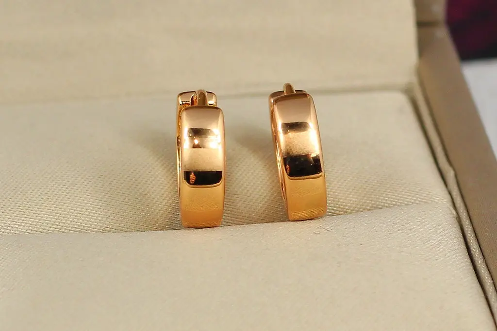 Сережки Xuping Jewelry кільця з малюнком крокрені горизонтальні смужки 1,4 см золотисті - фото 4