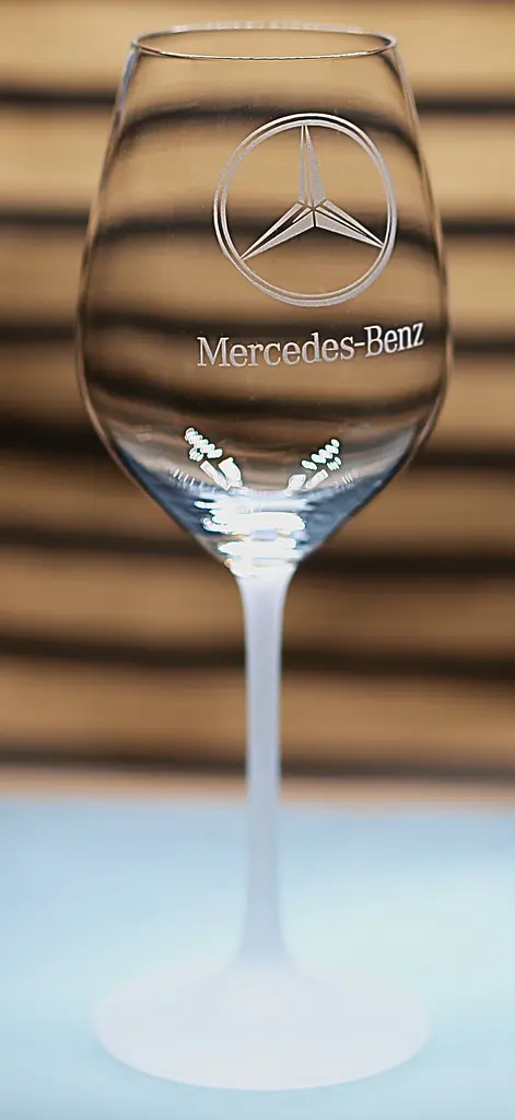 Винний келих 480 мл з гравіюванням Мерседес Mercedes-Benz  подарунок для автолюбителя  скляний фужер з логотипом - фото 2