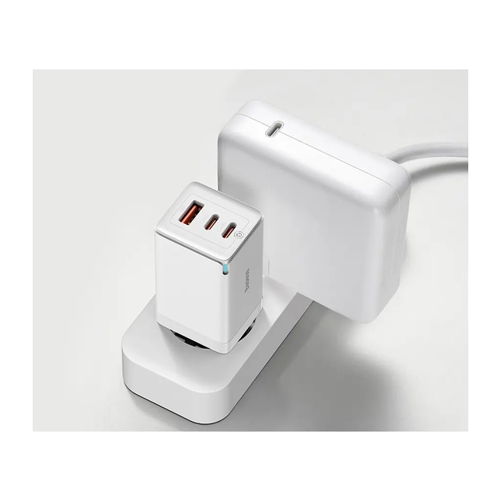 Зарядний пристрій Baseus 2xUSB-C 65 Вт + 1xUSB GaN + кабель USB-C — USB-C 100 Вт 1.0 м білий (CCGP120202) - фото 9