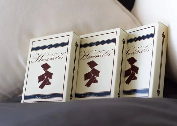 Карти гральні United States Playing Card Company Handshields Modern Edition (PC_HSME) - фото 5