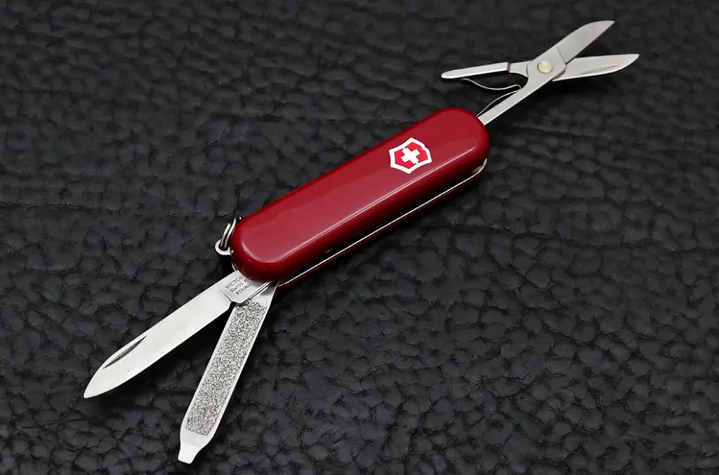 Нож Victorinox Signature Lite [0.6226] [68243] - фото 5