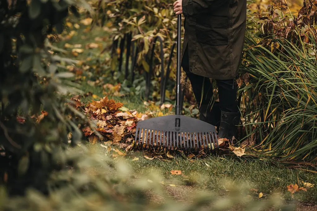Граблі для листя і трави великі Fiskars Solid L 135016 (1003465) - фото 4