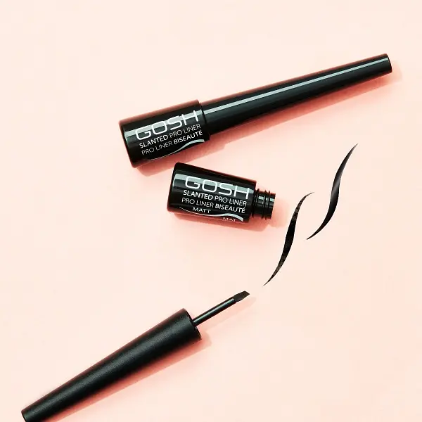 Підводка для очей Gosh Slanted Pro Eye Liner Matt Black тон 002 чорна 3 мл - фото 4