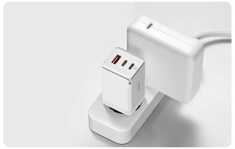 Зарядное устройство 65 W 3 порта Baseus Gan 5 Pro CCGP120202 блок питания белый - фото 3