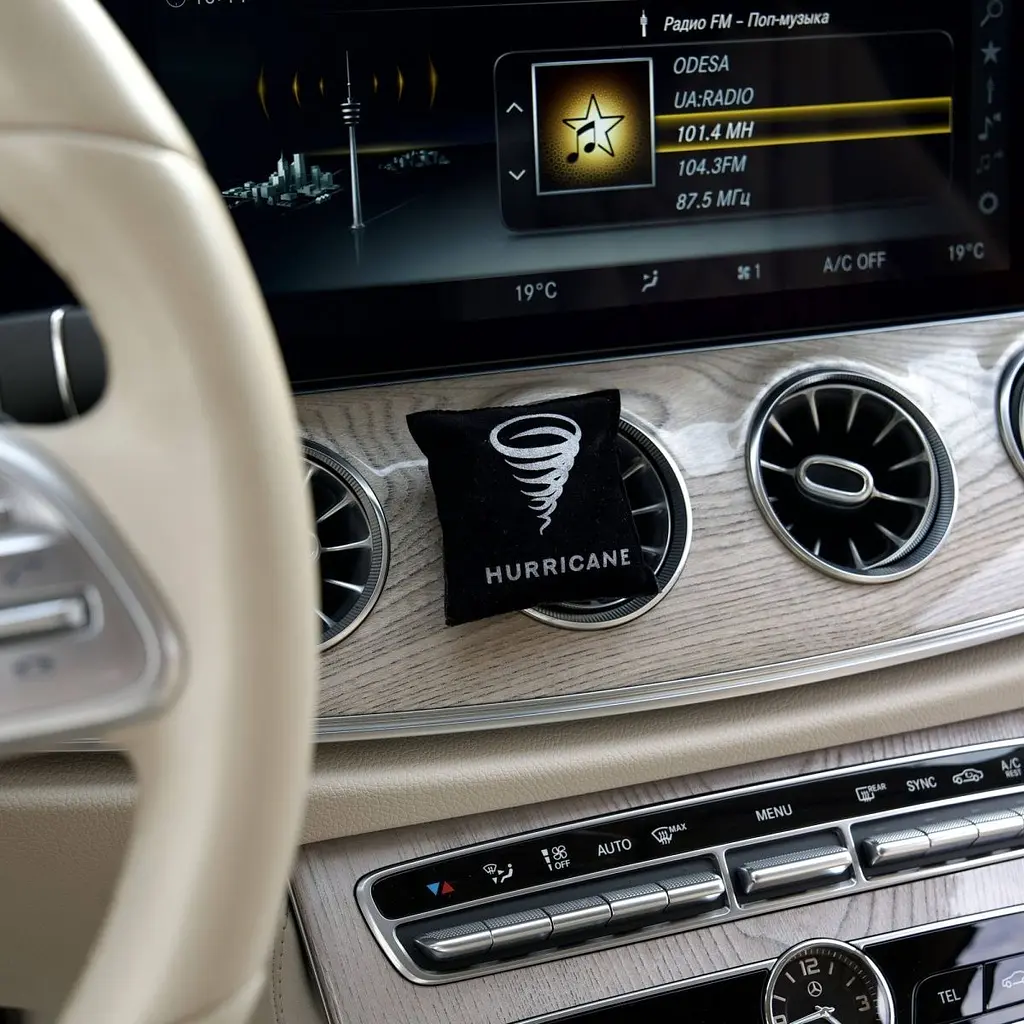 Автомобільне аромасаше Hurricane Black Standart [104125] - фото 4