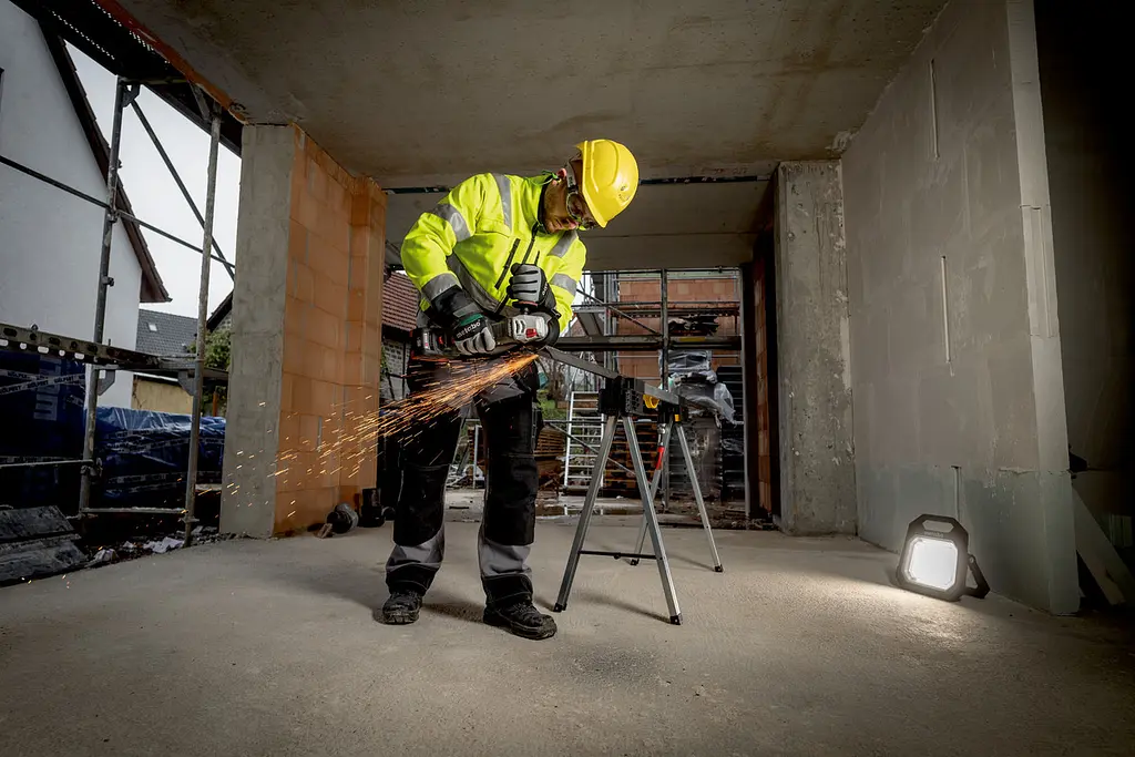 Шліфмашина кутова акумуляторна WVB 18 LT BL 11-125 125мм 18В Metabo teh0025432 - фото 8