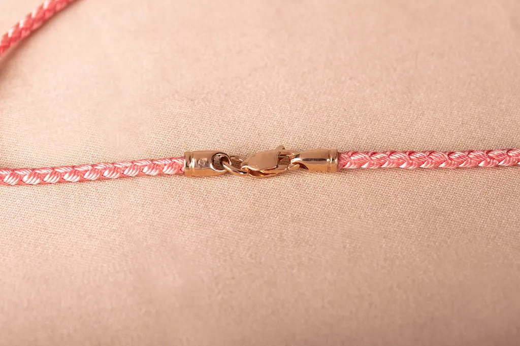 Шовковий рожевий шнурок з золотими вставками 550 SH-0018 - фото 6