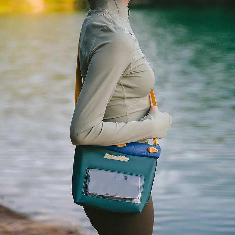 Водонепроникна сумка Naturehike CNK2300BS016, 5,6 л, темно-зелена - фото 4