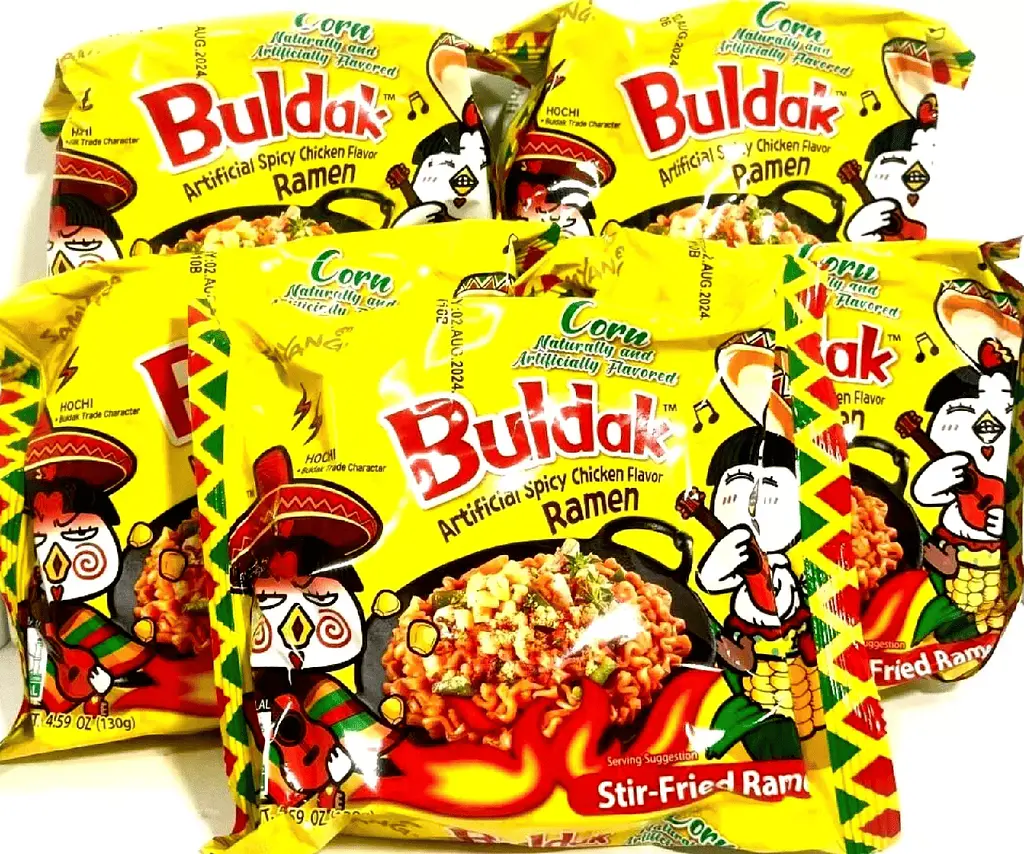 Локшина швидкого приготування Samyang Buldak Corn Artificial Spicy Chicken Flavor Ramen 130г - фото 4