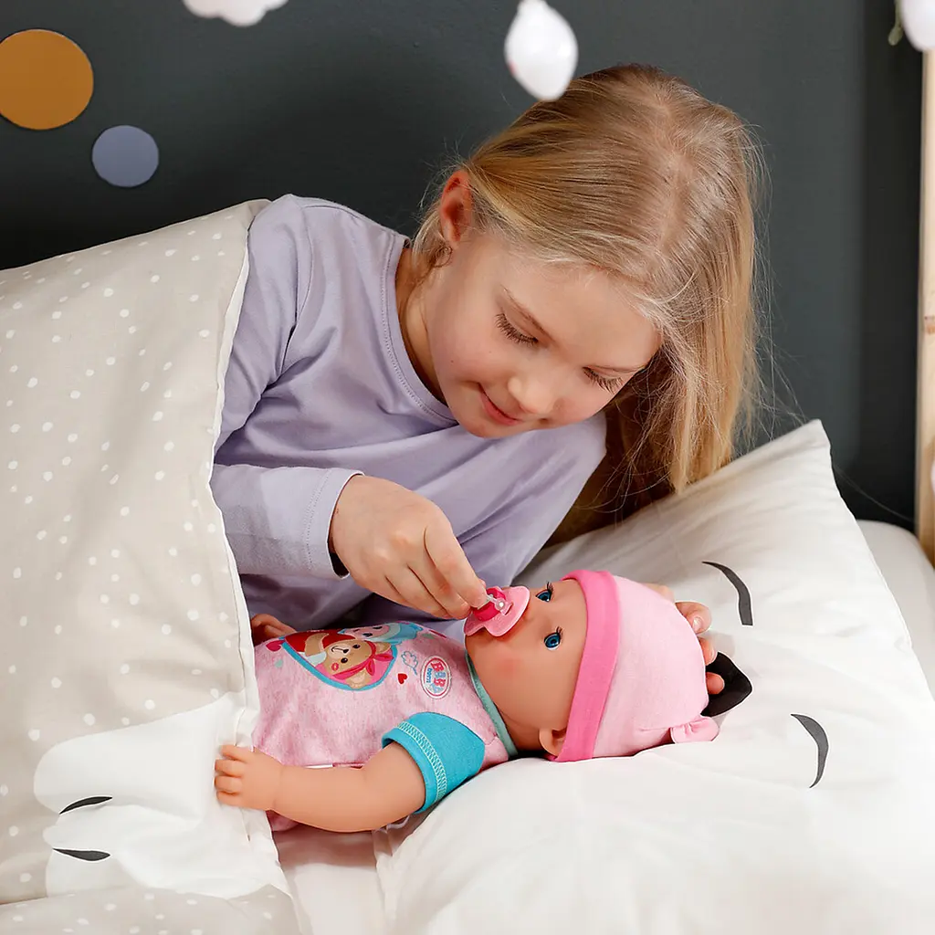 Кукла Baby Born Милая Эмма с комбинезончиком с аксессуарами 43 см (840504) - фото 5