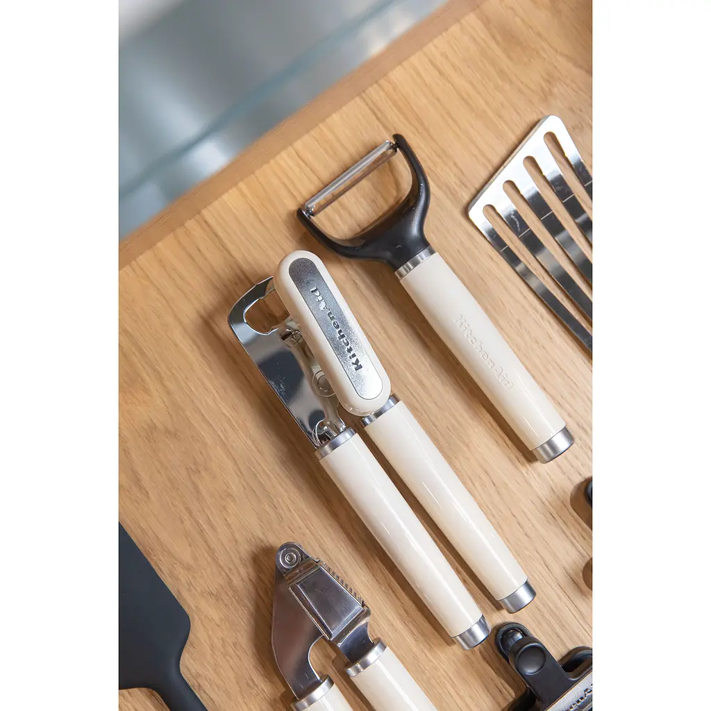 Открывалка для банок и бутылок KitchenAid Coreline кремовая (KAG199OHACE) - фото 9