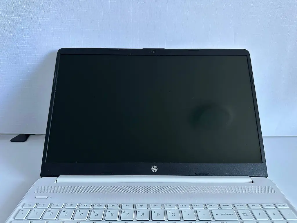 Ноутбук HP Laptop 15t-dy100 15.6" (i5-1035G1 / 12GB / SSD 256GB) б/в - фото 6