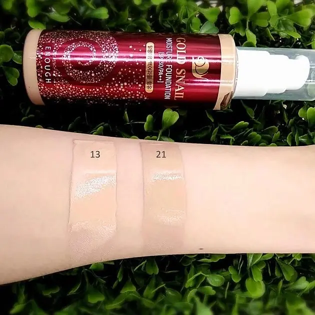 Омолоджуючий тональний крем для обличчя Муцин равлика Gold Snail Moisture Foundation SPF30 PA++ (21) Enough 100 мл - фото 3