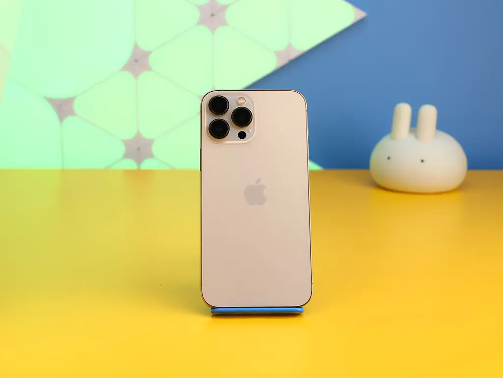 Смартфон Apple iPhone 13 Pro Max 128GB Gold (MLL83) Б/В [125842] - фото 6