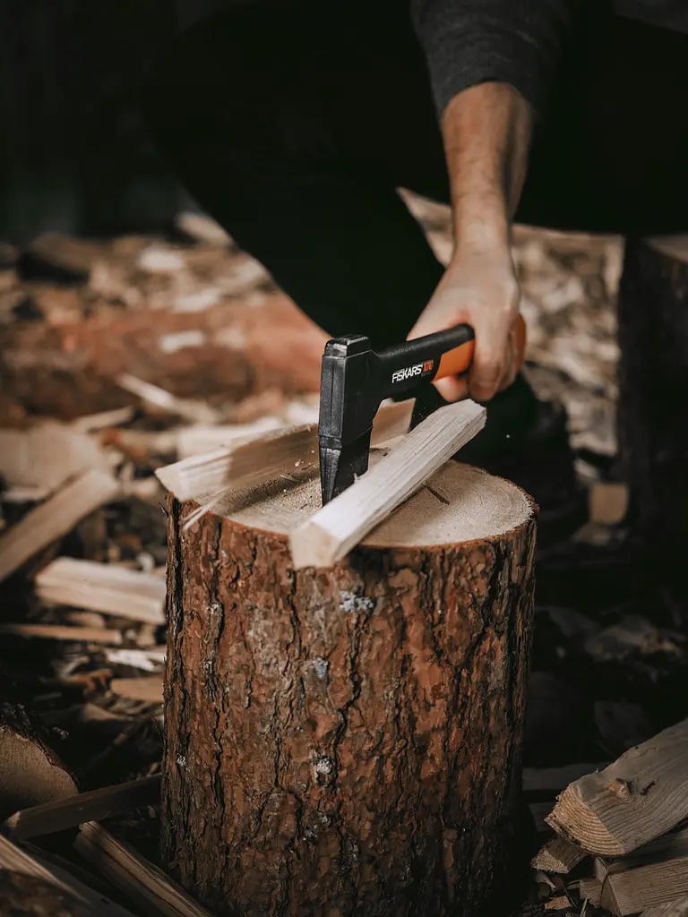 Сокира Fiskars туристична X7 35.4см 640 г (1015618) - фото 8
