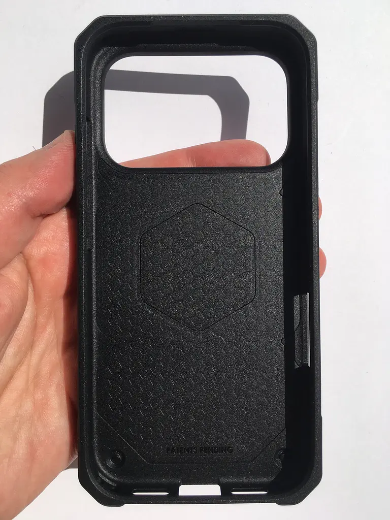 Чохол протиударний UAG Monarch Pro MagSafe для iPhone 17 Pro Carbon Fiber 114513119042 - фото 5