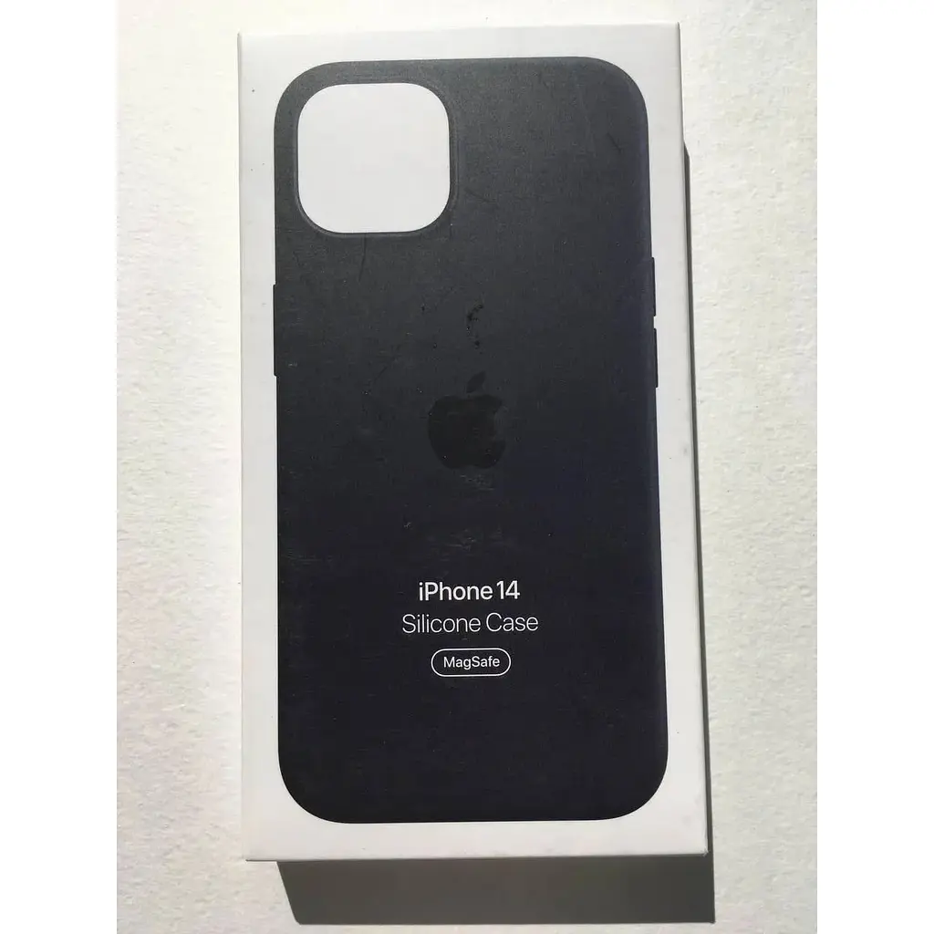 Оригінальний силіконовий чохол Apple Silicone Case MagSafe для iPhone 14 (6.1") Midnight (MPRU3ZE/A) - фото 2