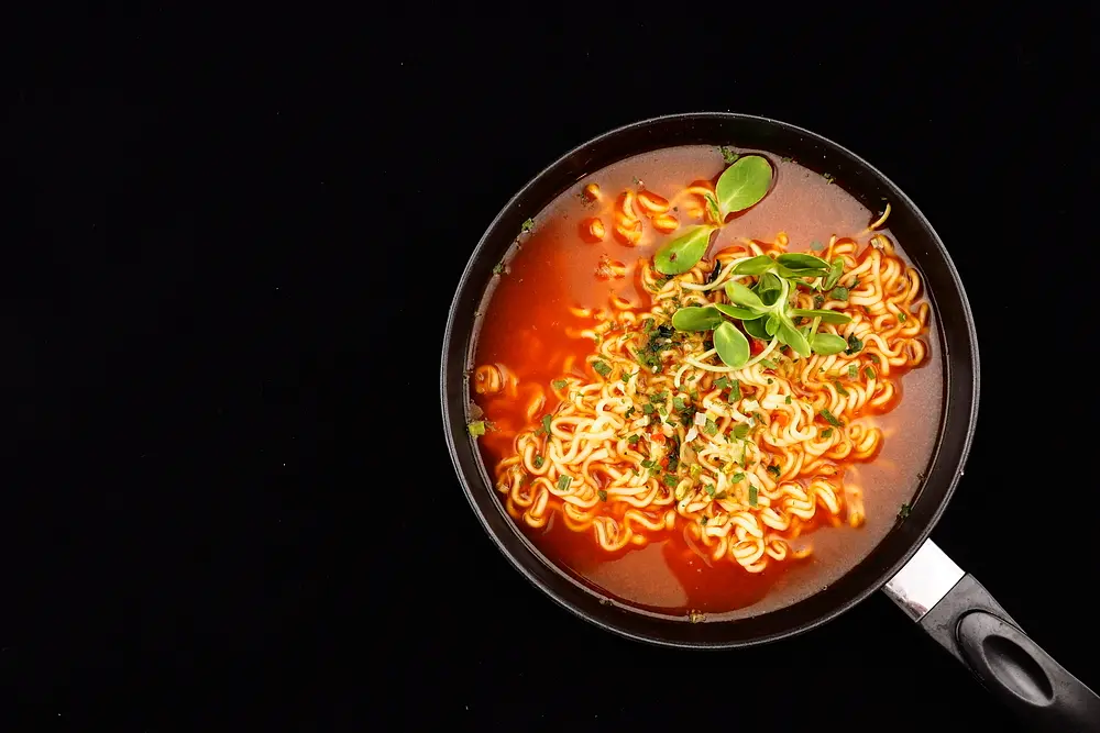 Локшина швидкого приготування Nongshim Shin Kimchi Ramyu з Кімчі 120 г - фото 3