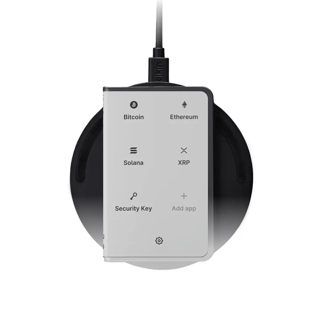 Набор Ledger Stax с магнитной защитой корпуса и зарядом Belkin Boost Charge - фото 2