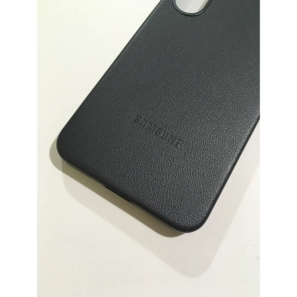 Оригінальний протиударний шкіряний чохол Kindsuit Case для Samsung Galaxy S25 (6.2") Black EF-VS931PBEGWW - фото 9