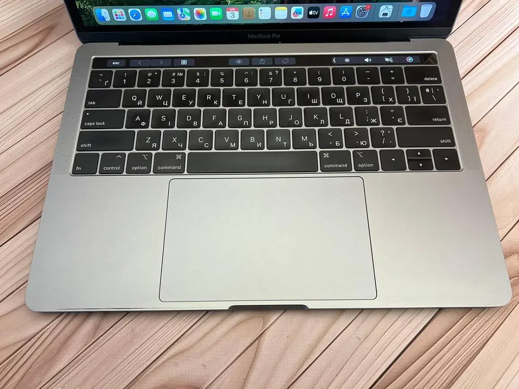 Ноутбук Apple MacBook Pro 13" A1989 i7-8559U/16/500 (C02XJ0R3JHD2) Б/в - фото 2