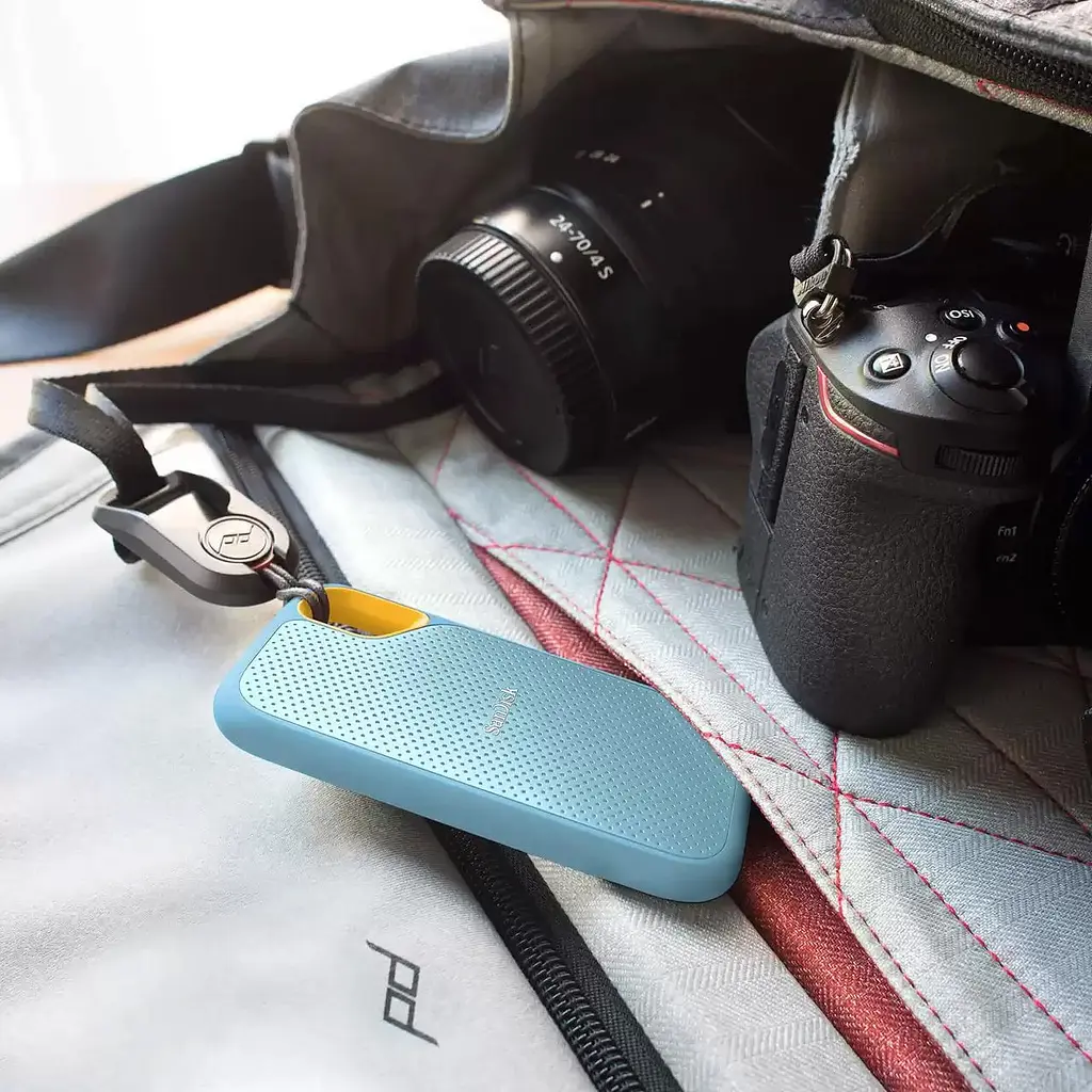 Зовнішній SSD накопичувач SanDisk Extreme Portable V2 4TB Sky Blue (SDSSDE61-4T00-G25B) [139105] - фото 4
