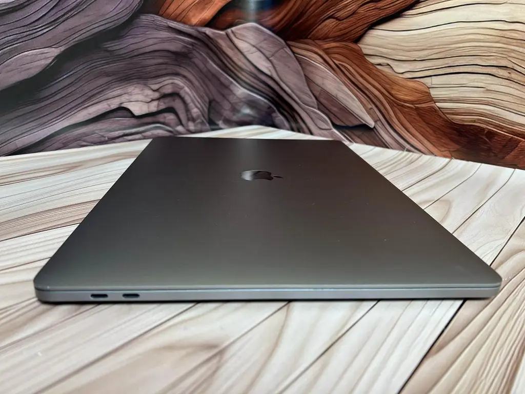 Ноутбук Apple MacBook Pro 15" 2018 i7-8850H/32/512 (C02Y13FFJGH6) Б/в - фото 6