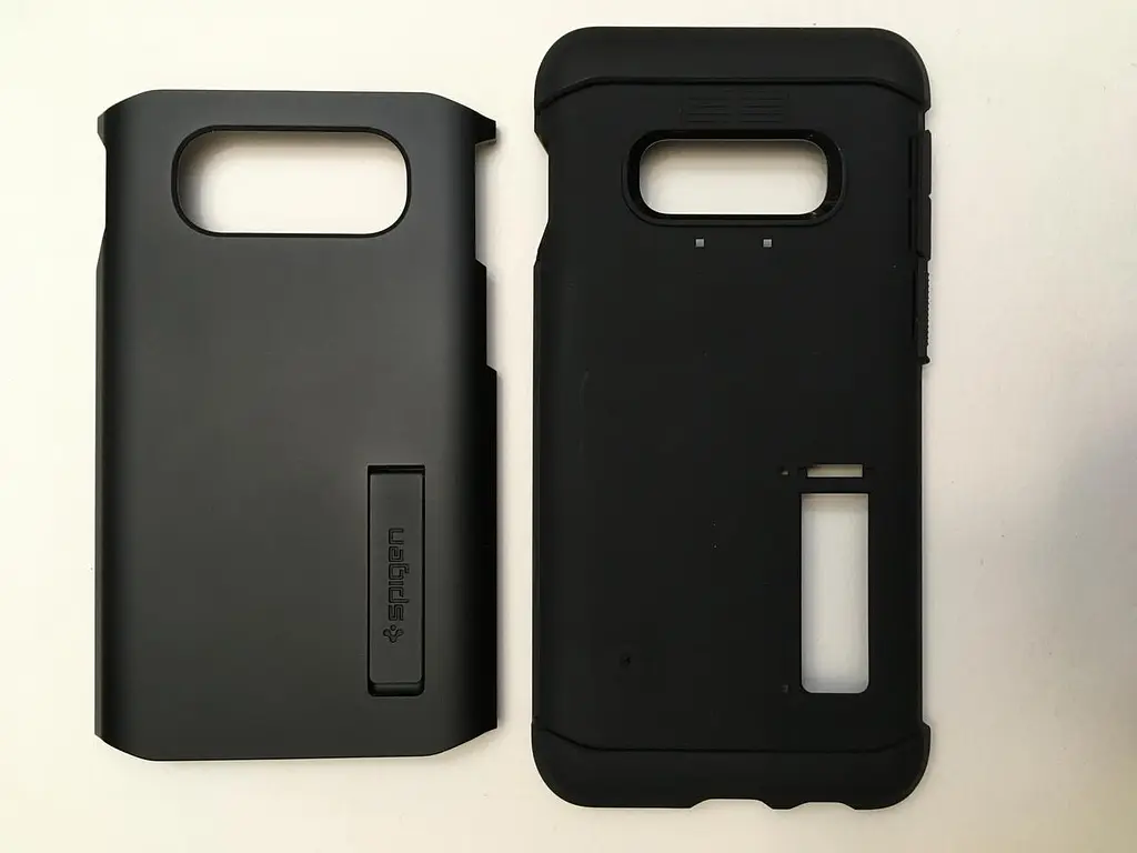 Чохол протиударний із підставкою Spigen Tough Armor 609CS25842 для Samsung Galaxy S10e (5.8") Black - фото 6