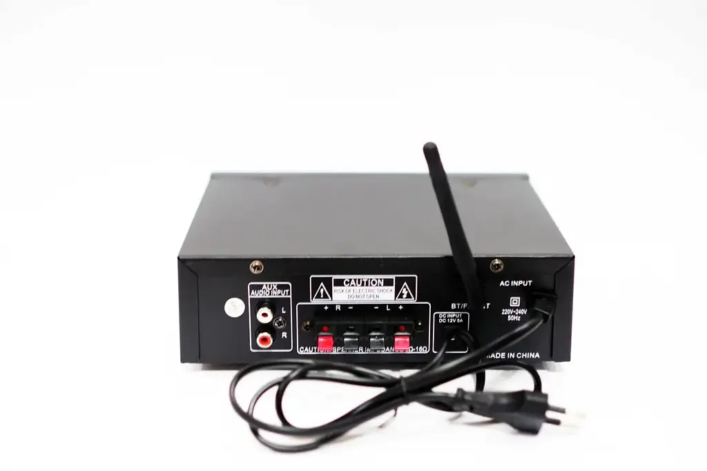 Підсилювач звуку Bluetooth 4,0 USB/SD/FM/MP3 120W+120W 2х канальний з пультом стереопідсилювач для колонок з караоке 220V та 12V UKC AK-688BT - фото 16