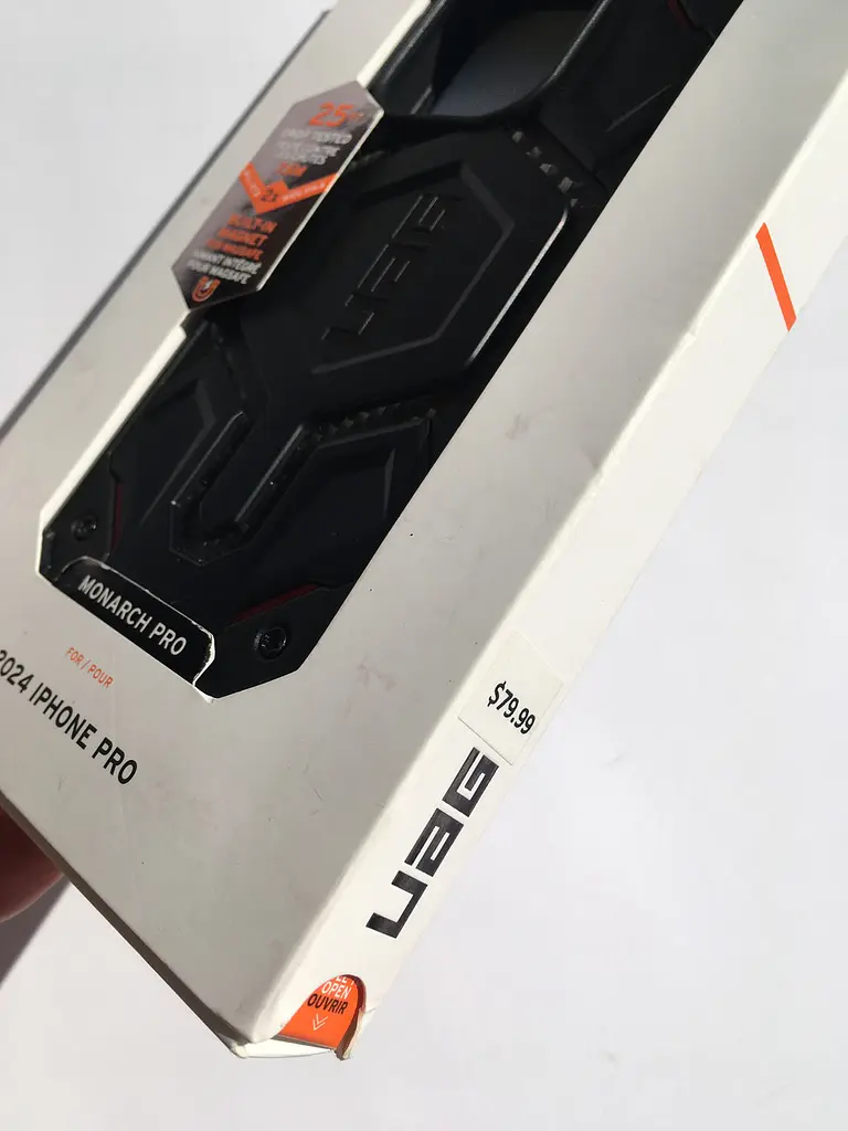 Чохол протиударний UAG Monarch Pro MagSafe (Original) для iPhone 16 Pro (6.3") Carbon Fiber Red 1144911F4242 - фото 3