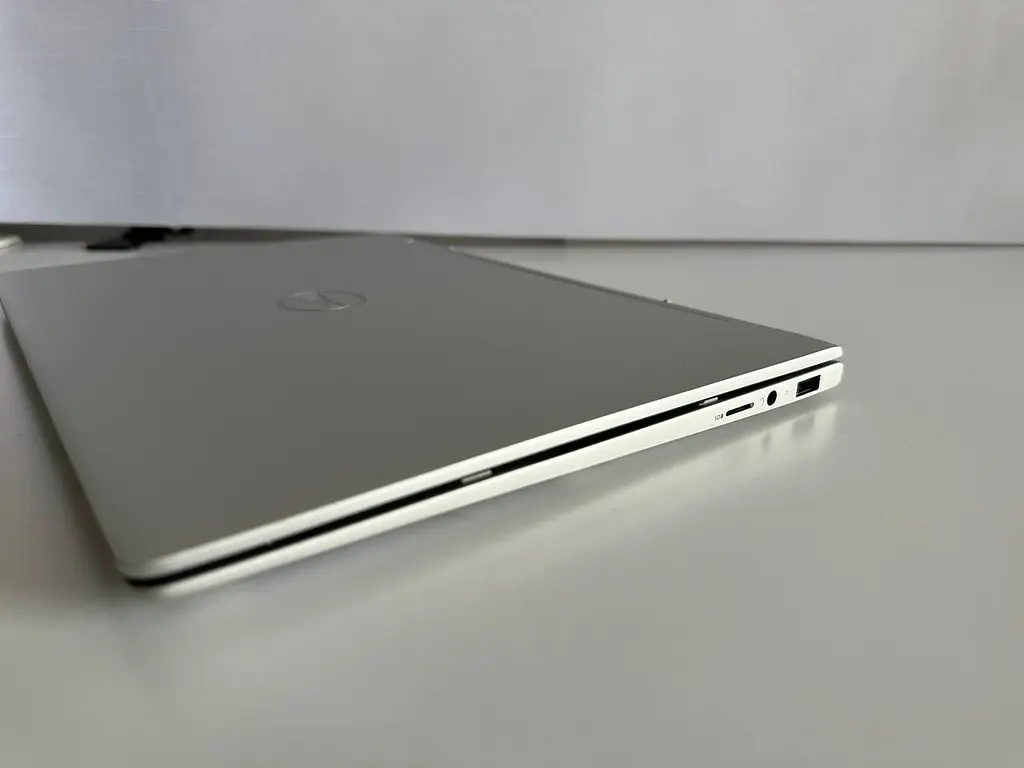 Ноутбук - трансформер Dell Inspiron 13 7391 2-in-1 13.3" (i5-10210U / 8GB / SSD 256GB / 1920x1080 IPS Сенсорний  - фото 10