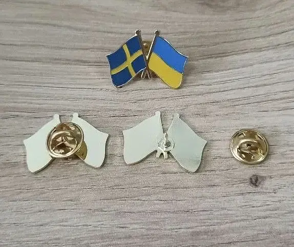 Подвійний значок-пін «Україна – Швеція» 25 × 19 мм (00095) - фото 3