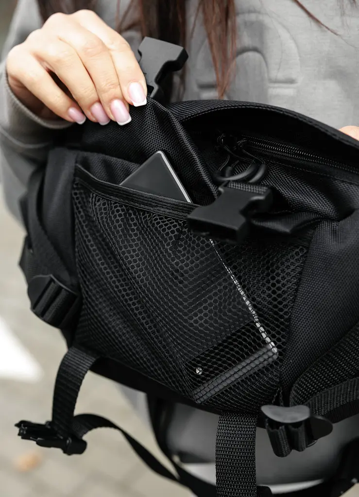 Женская сумка бананка Sambag Dynamicdart черная 38 × 21 × 7 см (80411065) - фото 8