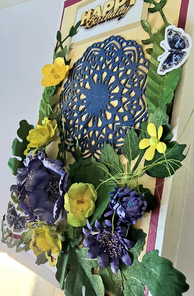Вітальна листівка 3D з жовтими та фіолетовими квітами Hapy Birthday - фото 3