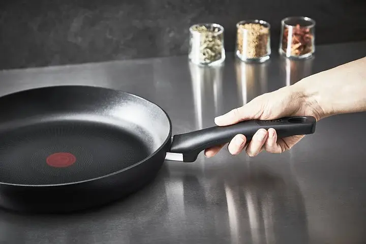 Сковорода Tefal Hard Titanium On 28 см (G2880632), з тришаровим титановим антипригарним покриттям Titanium 3Х - фото 5