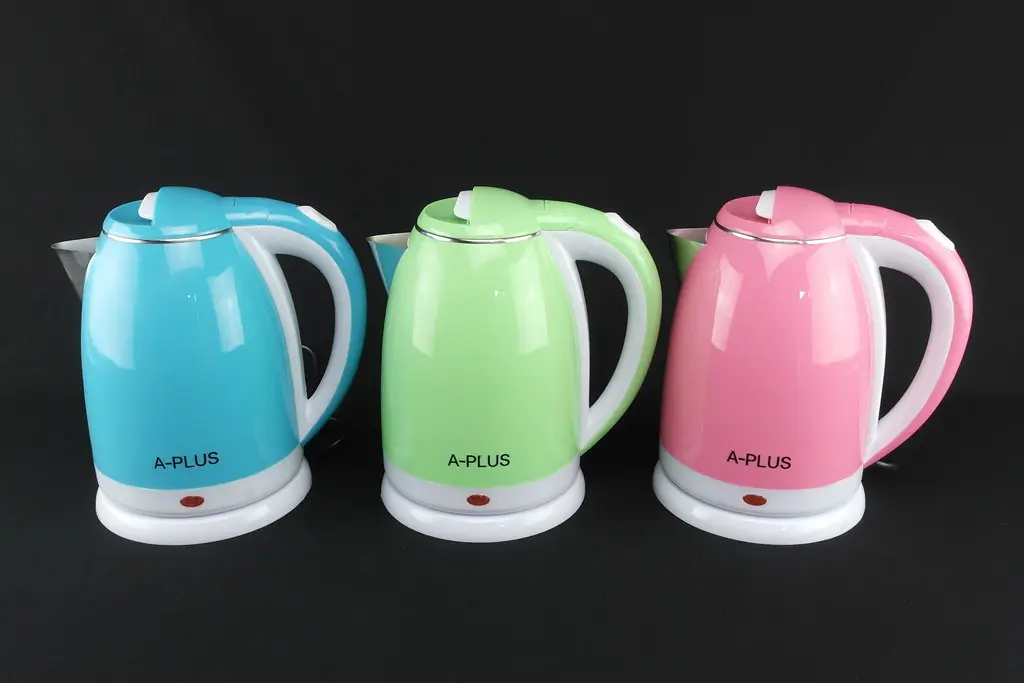 Електрочайник A-Plus AP-1688 2 л в асортименті