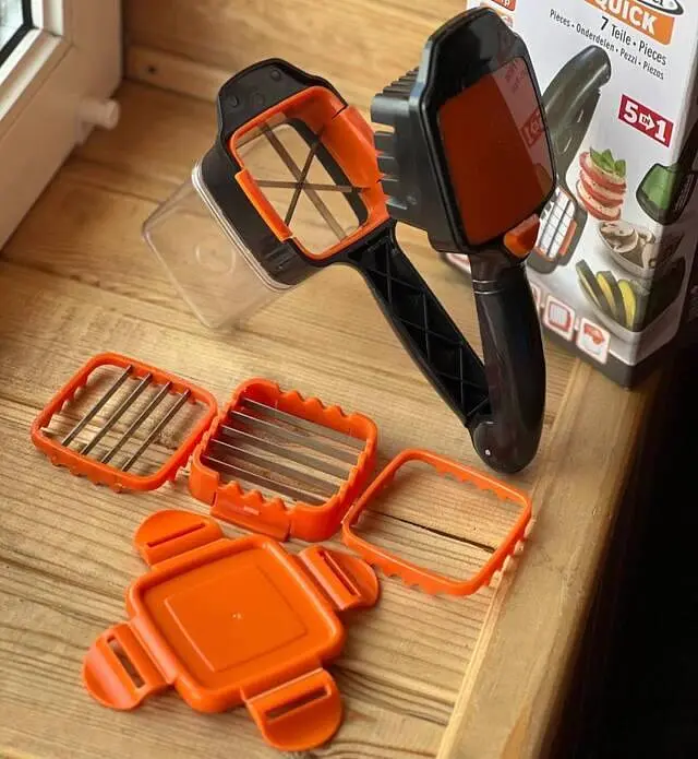 Зручна овочерізка Nicer Dicer Quick 5 в 1 універсальна кухонна терка з гострими лезами та контейнером - фото 10