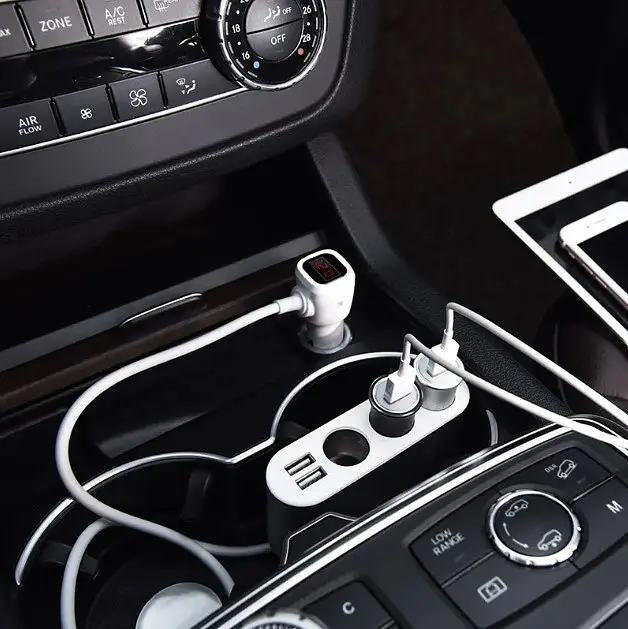 Автомобільний розгалужувач автозарядка Hoco Z13 + вольтметр та 2USB сірий - фото 2