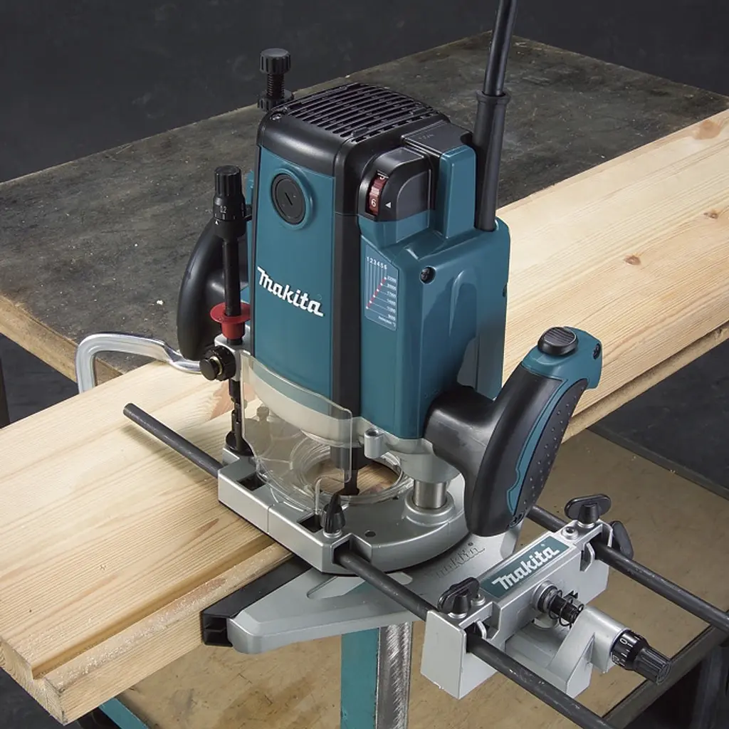 Направляюча (паралельний упор) для фрезера Makita M3600, M3602, MT360, MT362, RP0900, RP0910, RT0702C, RT0701C RP1110C, RP1111C, RP1800F, RP1801F, RP1802F, RP1803F, RP2300FC, RP2301F, RP2302F, RP2303FC, DRT50, RT001G (195136-9) - фото 7