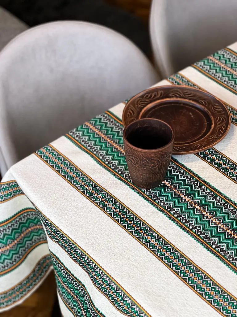 Льняная скатерть рождественскя с украинским орнаментом "Рандеву зеленый" - 400х150 см - фото 7