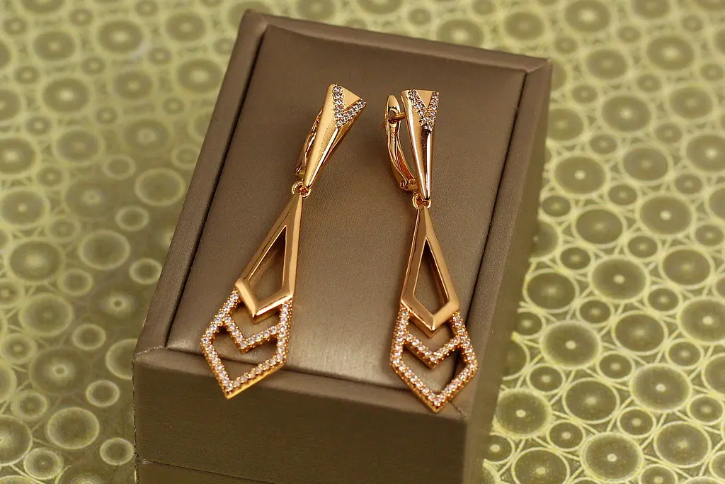 Сережки підвіски Хuping Jewelry вказівник 5,3 см золотисті - фото 2