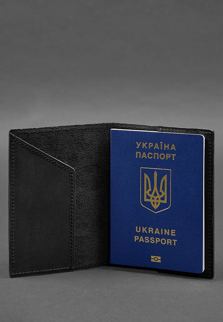 Шкіряна обкладинка для паспорта з мапою України чорний Crazy Horse - фото 3