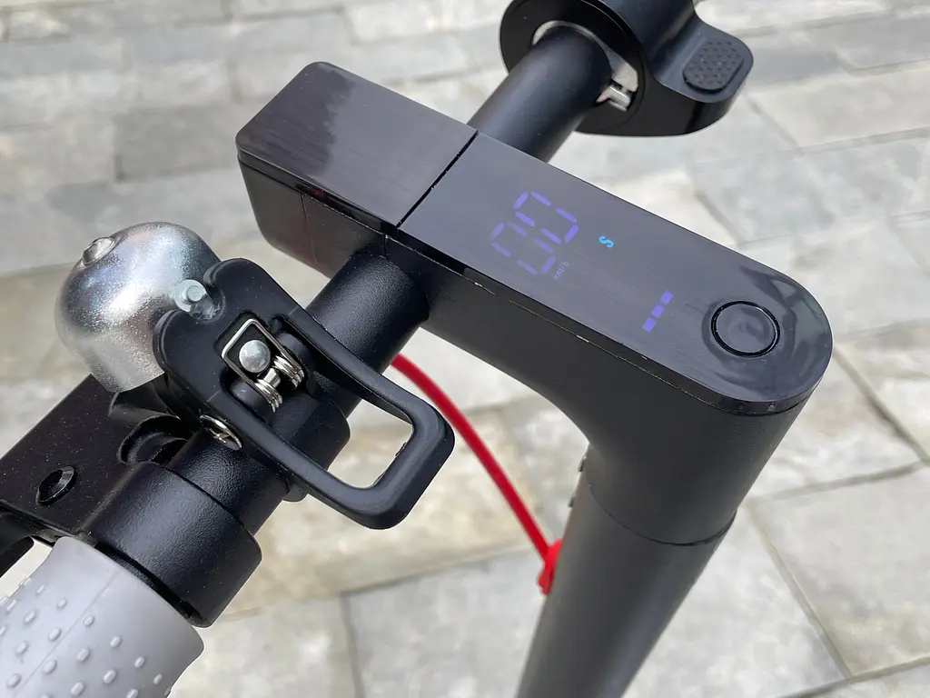 Электросамокат KUGOO M365 PRO Max 500W 11 Ah белый с алюминиевой рамой и надувными колесами - фото 15