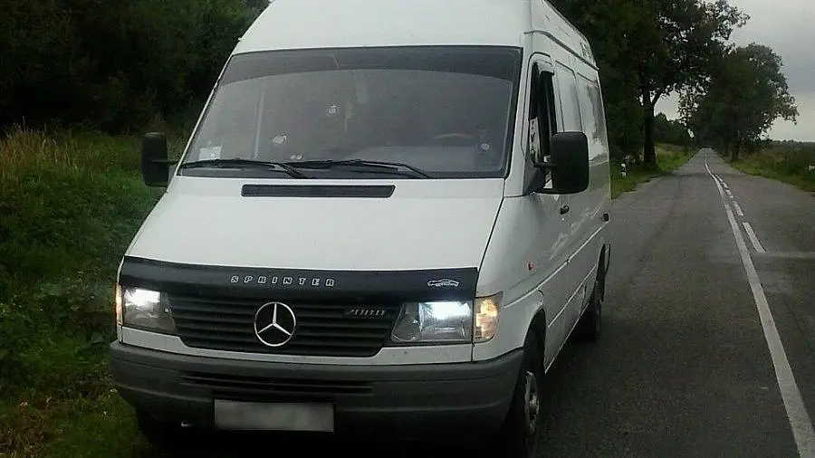 Дефлектор капоту мухобійка для Mercedes-Benz Sprinter TDI 1995-2002 Євро Кріплення (Vip Tuning) MRD03 - фото 2