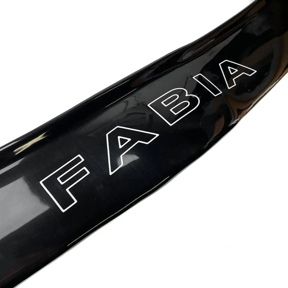 Дефлектор капота мухобійка Skoda Fabia II 2007-2010 Voron Glass - фото 2