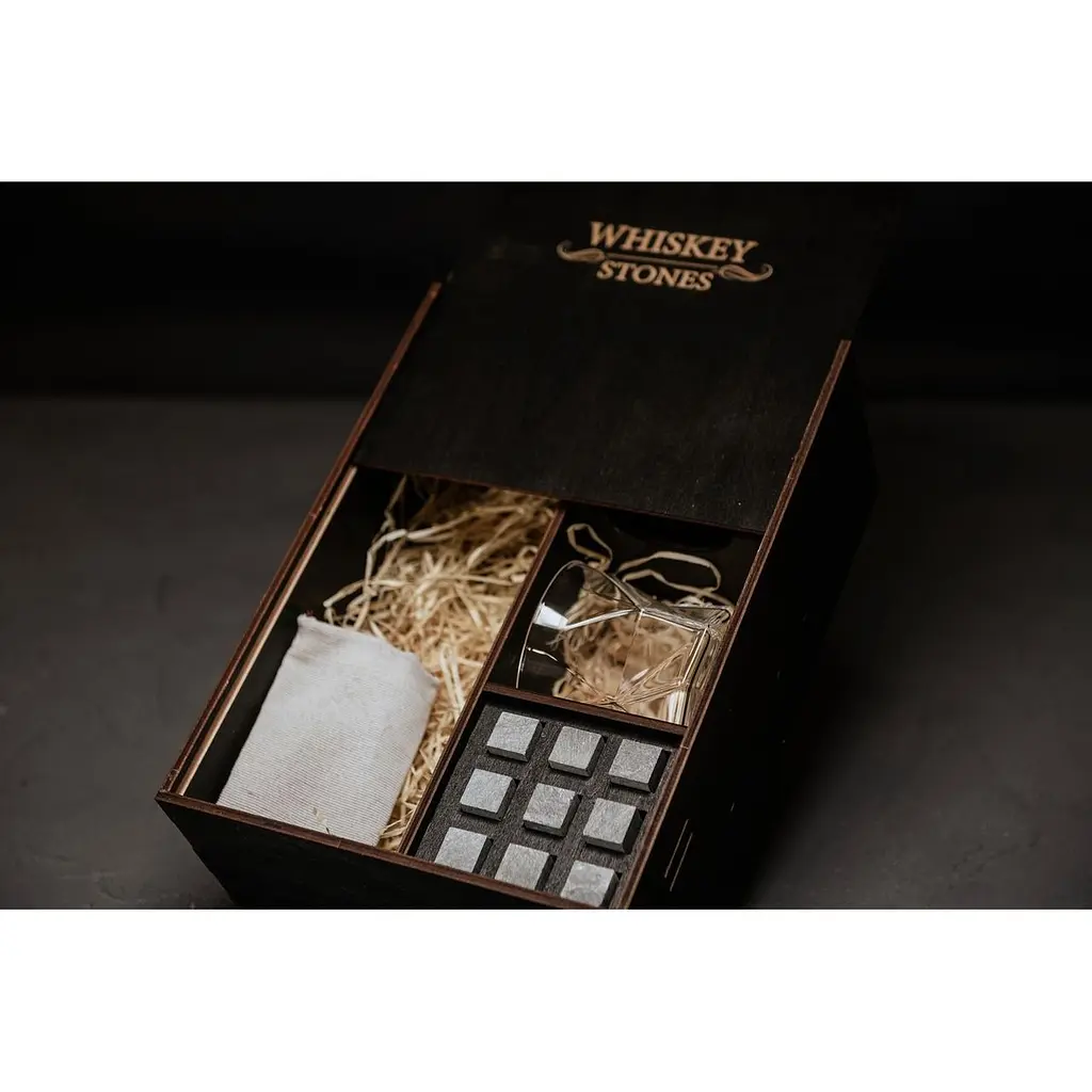 Подарунковий набір Whiskey Stones камені для віскі у дерев'яному пеналі №7 + 2 склянки Bormioli Rocco Cassiopea + щипці + мішечок - фото 3