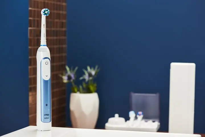 Электрическая зубная щетка Oral-B Smart 6 CrossAction Blue - фото 10