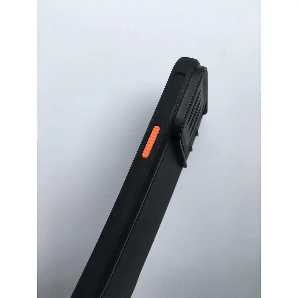 Оригинальный противоударный чехол со шторкой для камери Tech21 Evo Max MagSafe для Apple iPhone 15 Pro Max (6.7") Black - фото 5
