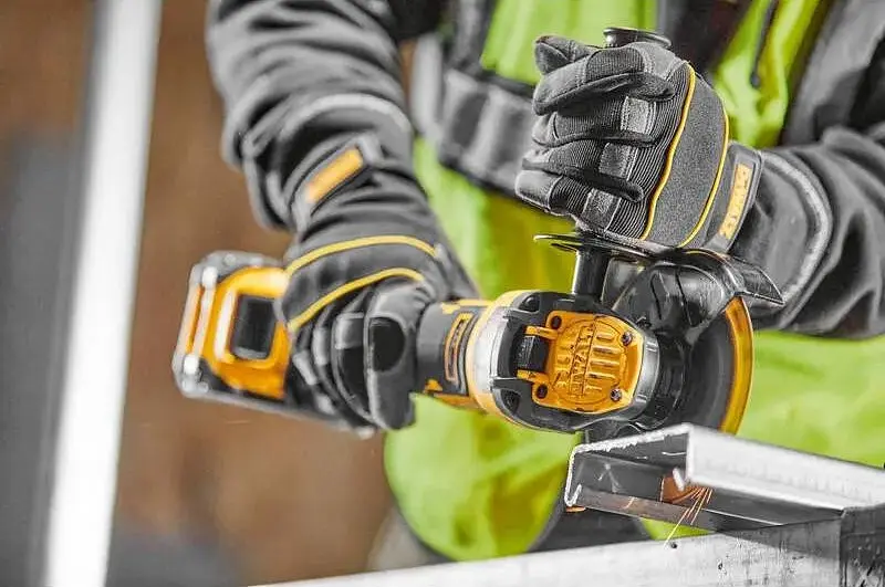 DeWALT Шліфмашина кутова акумуляторна DeWalt XR Li-lon 18B 125мм 3000-9000об/хв 1.85кг без АКБ та ЗП - фото 3